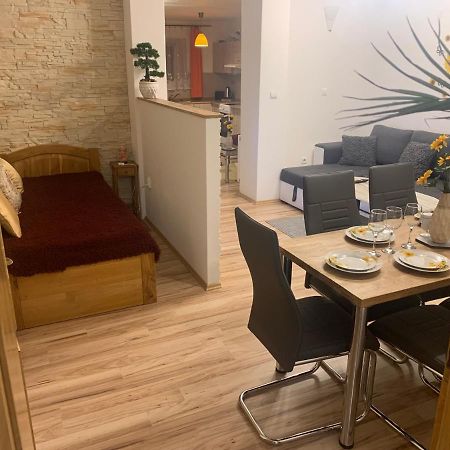 Apartmán Slunečnice s terasou Ceske Budejovice Exterior foto